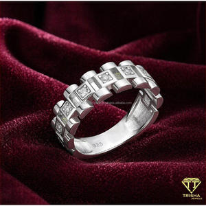 Bague de cérémonie pour homme en argent 925 de qualité supérieure avec diamant de laboratoire et design à maillons détaillés, pour revendeurs de bijoux. - Product Image 3