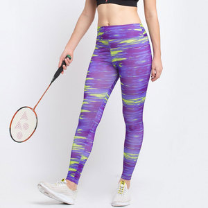 Leggings de sublimation en gros, imprimés sur mesure, avec poches, en tissu doux polyester et élasthanne - Product Image 4