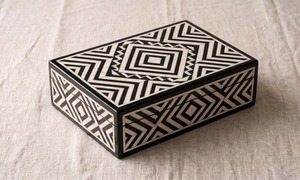 Boîte à bijoux orientale artisanale, rectangulaire, en bois incrusté, avec couvercle, pour rangement, décoration, cadeau, collection - Product Image 4