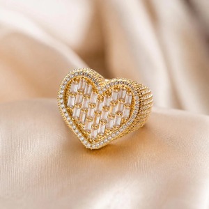 Bague Bling Hip Hop en Argent Sterling Plaqué Or avec Moissanite Taille Baguette Cœur Géométrique Effet Givré pour Hommes et Femmes, Idéale pour les Fêtes - Product Image 2