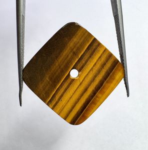 หน้าปัดนาฬิกาพร้อมกลไก NH35 ประดับด้วยหินไทเกอร์อายธรรมชาติ สีน้ำตาล/ดำ ขนาด 28.50 มม. รูปทรงสี่เหลี่ยมจัตุรัส หนา 0.6 มม. ดีไซน์คลาสสิก สวยงาม เหมาะสำหรับการประกอบนาฬิกา - Product Image 1