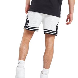 Bas quantité minimale de commande Tissu en maille de haute qualité à séchage rapide Short double couche personnalisé pour hommes Parfait pour un usage quotidien et les activités de plein air - Product Image 1