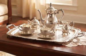 Plateau de service élégant au design vintage en métal poli avec motif floral et poignées pour usage résidentiel et événements de mariage - Product Image 5