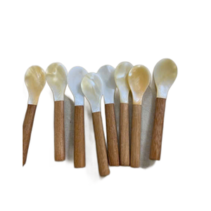Cuillère artisanale vietnamienne en coquillage, fabriquée en nacre véritable, pour la décoration de table et les cadeaux souvenirs - Product Image 1