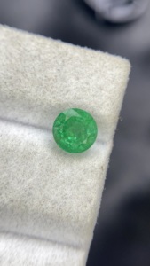 Certified Natural Zambian Emerald Round Shape Cut Stone With Good Luster Loose Gemstone For Making Jewelry 1.14 Carat. - Product Image 3