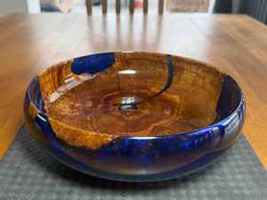 Bol en bois, bol décoratif en résine et bois, petit plat à bagues, bol à bibelots fait main, bol bleu, plat à bagues en résine époxy - Product Image 3