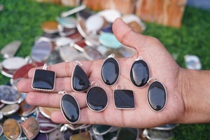 Pendentifs en onyx noir naturel en gros, formes variées, plaqués argent sterling 925, pendentifs en pierres précieuses, lot en vrac, bijoux faits à la main - Product Image 4