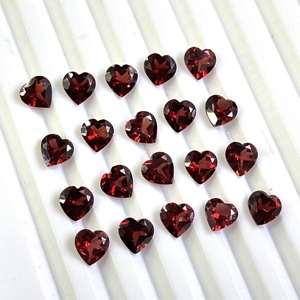 Granate Rojo Natural de 7mm Tallado en Forma de Corazón, Gema Suelta Facetada, Piedra de Granate Calibrada para Fabricación de Joyas, Precio al por Mayor a Granel - Product Image 6