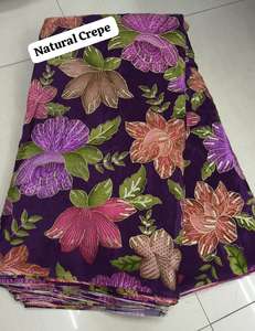 ผ้าเครปธรรมชาติแท้ ดีไซน์หรูหราสไตล์ชาติพันธุ์  ลายดอกกุหลาบและดอกดาวเรืองขนาดใหญ่ สีชมพูอมเทาและสีส้มไหม้ - Product Image 4