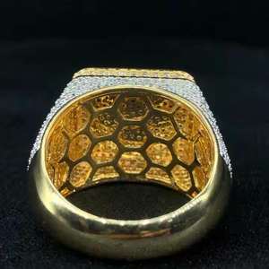 Bague Hip Hop pour Homme en Moissanite Plaqué Rhodium de Haute Qualité pour Achat en Gros à Prix Avantageux - Product Image 2