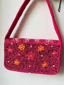 Sac à bandoulière léger fait main perlé style bohème floral écologique, tendance Y2K, idéal pour mariage et soirée - Product Image 5
