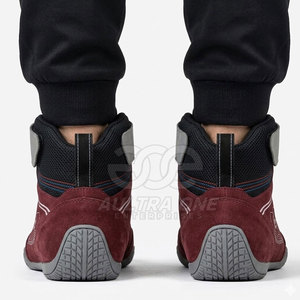Chaussures de course durables ignifuges personnalisables conçues pour la vitesse, avec semelle extérieure à adhérence ferme et empeigne respirante et légère - Product Image 3