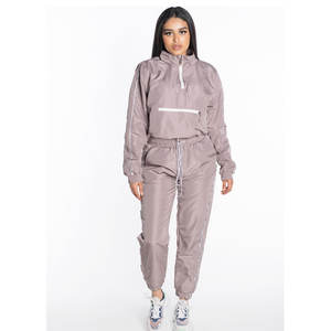 Ensemble de survêtement coupe-vent unisexe personnalisé pour l'été, style hip-hop, OEM, léger, respirant, pour l'extérieur, logo personnalisé INNOVEARS - Product Image 2