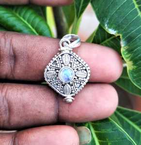 NIKHIL GEMS Natural Moonstone <b>Locket</b> Pendant Handmade Silver Plated Vintage Engagement Unisex Secret Keeper Gemstone - Product Image 6