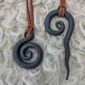 Colgante Espiral Forjado a Mano - Product Image 1