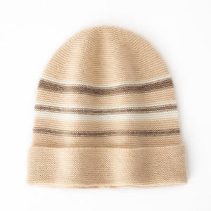 Bonnet unisexe tendance à motif flamme, respirant et imperméable, en tricot jacquard pour streetwear et mode hivernale - Product Image 3
