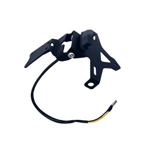 Soporte Plegable para Matrícula con LED Súper Brillantes, Ajuste Personalizado para Motocicletas CB500F, Marco Duradero y Elegante de Aluminio CNC HP - Product Image 1