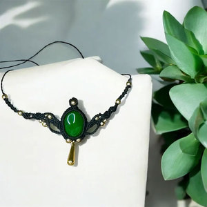 Collier ras du cou bohème en macramé avec pierre de jade verte faite à la main, forme boule classique en bambou, breloque en alliage de zinc tressé, vente en gros - Product Image 1