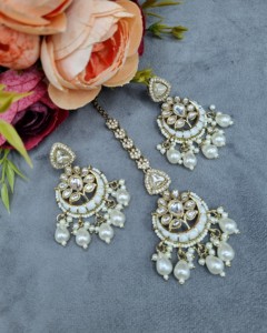 Elegant Chandbali Motif Choker With Earrings And Mangtika For Women Traditional Ethnic Wear Reception <b>Jewellery</b> <b>Set</b> Manufacturer - Product Image 4