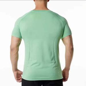 เสื้อยืดคอกลมแขนสั้นสีส้มสำหรับผู้ชาย ทรงเข้ารูป สีพื้น สปอร์ต ผ้าถัก แห้งเร็ว โพลีเอสเตอร์ 100% - Product Image 5