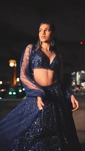 Lehenga Choli ethnique indien pour femmes, orné de paillettes, pour les mariages, les fêtes et les événements festifs, tenue tendance - Product Image 4