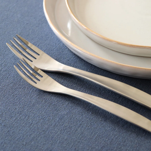 Ensemble de couverts en acier inoxydable durable de haute qualité, marque PHC, design élégant poli miroir, réutilisable, passe au lave-vaisselle - Product Image 6