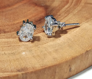 KGN SILVER JEWELLERY HOUSE ต่างหูพลอยเพทายสีขาวธรรมชาติ ต่างหูเงินแท้ 925 ทำด้วยมือ คริสตัลหรูหรา - Product Image 2