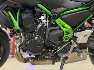 LIVRAISON GRATUITE Nouvelle Moto Kawasaki Z650 ABS 2025 de Qualité Industrielle et DIY avec Garantie de 3 Ans + Casque Intégral Gratuit - Product Image 4