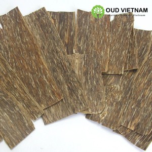 SUPER GRADE TWO <b>FACE</b> FLAT AGARWOOD VIETNAM OUD CHIPS BAKHOOR ORGINAL FRAGRANCE METHOD OCK1 STRONG SWEET SMOKY AROMATIC HA TINH - Product Image 1