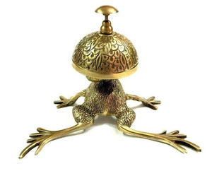 Brass Frog Figurine with Dome Lid Handmade Metal Animal Ornament Polished Finish Antique Style 4 Inch Freestanding Garden Decor - Product Image 2