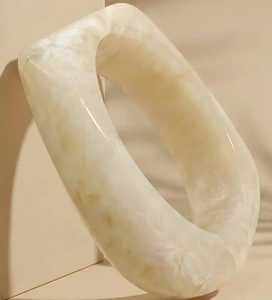 Brazalete de Resina MN Exports para Mujer, Diseño Redondo Blanco Liso, Joyería Elegante de Moda, Regalo Religioso Islámico de la India - Product Image 2