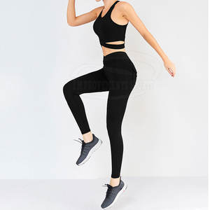 Ensemble de yoga pour femmes adultes en matériau durable Ensemble de yoga pour femmes de qualité supérieure Ensemble de yoga respirant pour femmes - Product Image 4