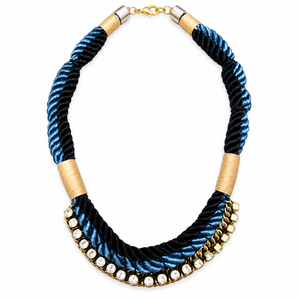 Collar trenzado negro y azul con adornos de diamantes de imitación y detalles en tono dorado, proveedor mayorista de joyería de moda. - Product Image 1