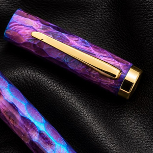 Stylo plume de luxe fait main avec corps en résine marbrée, pointe métallique haut de gamme, instrument d'écriture élégant, capuchon détachable - Product Image 5