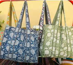 Sac fourre-tout matelassé pour femme, fait main en Inde, imprimé au bloc, pour toutes les saisons, avec fermeture éclair - Product Image 1