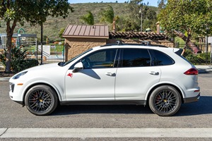 Porsche Cayenne Turbo 2015 - Product Image 3