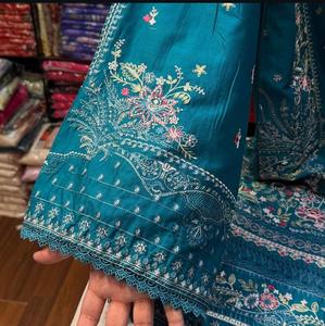 Ensemble 3 pièces d'été pour femme de marque pakistanaise, en tissu lawn brodé, haute qualité, coupe ajustée, infroissable, extensible, pour soirée et décontracté - Product Image 4