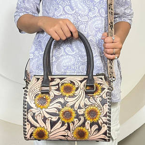 Sac de voyage professionnel grande capacité en cuir artisanal style western, sac bandoulière moyen pour femme, prix usine - Product Image 4