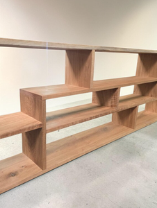 Mueble de TV de Madera de Roble Claro al por Mayor de Fábrica, Consola Geométrica con Estantes Abiertos, Unidad de Almacenamiento y Exhibición para Sala de Estar - Product Image 4