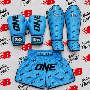 ชุดฝึกซ้อม Fairtex ถุงมือหนังแท้ราคาประหยัด กางเกงมวยไทยสีฟ้า ชุดชกมวยคุณภาพพรีเมียม ป้องกันอย่างดี - Product Image 1