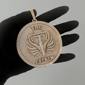Pendentif en cristal plaqué argent Tacker 925, diamant moissanite taille ronde, thème lettre, bijoux de luxe unisexe - Product Image 1