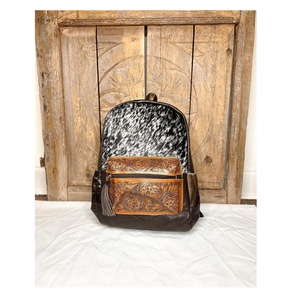Sac à dos personnalisé en cuir de vachette véritable avec motif sculpté à la main, fabricant indien haut de gamme - Product Image 1