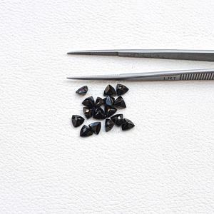 Vente en gros 3mm-10mm naturel noir onyx trillion taillé pierres précieuses en vrac AAA qualité bijoux de luxe de la boutique en ligne - Product Image 1