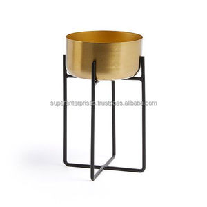 Pot de fleurs en métal de qualité supérieure avec support pour une décoration intérieure contemporaine - Product Image 2