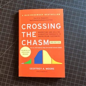 Crossing The Chasm By Geoffrey A. Moore English Peperback <b>Book</b> Marketing Innovation & Startup Growth <b>Book</b> - Product Image 1