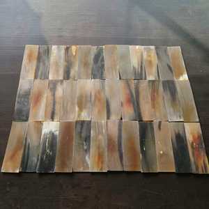 Plaquettes de couteau en corne de bœuf naturelle multicolore, matériau artisanal pour couteaux et créations, prix de gros - Product Image 1