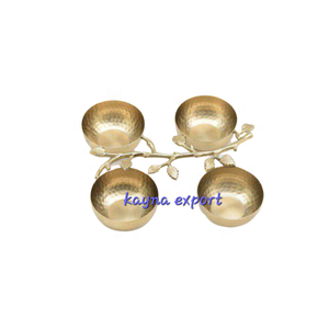 Cuenco de latón martillado de metal de alta calidad para servir de metal dorado decorativo de lujo con cuencos de desorden de diseño moderno único artesanía - Product Image 1