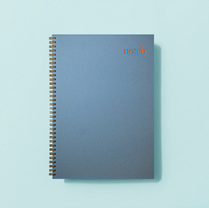 Cahiers spirales élégants pour le travail scolaire, les notes de bureau, le journalisation et la planification, avec une reliure spirale robuste et confortable. - Product Image 6