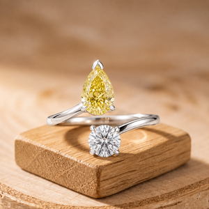 Bague Toi et Moi en Or Massif 10K 14K 18K Jaune avec Diamants de Laboratoire Poire et Rond, Certifiés IGI Couleur DEF Pureté VS VVS, Bague de Promesse - Product Image 3