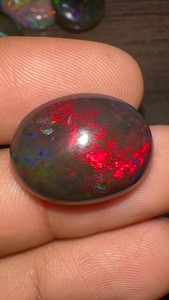 Opale d'Éthiopie noire naturelle de 12,00 carats, cabochon, multicolore, pierre précieuse lisse, pierre de naissance d'octobre - Product Image 2